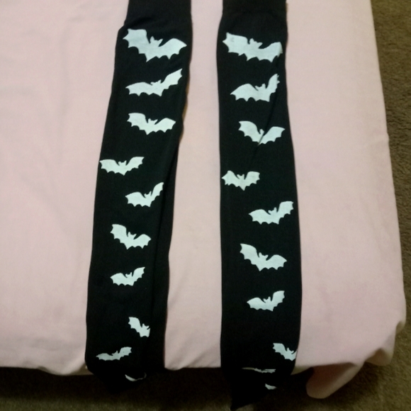 Hot Topic Other - Bat Attack Over The Knee